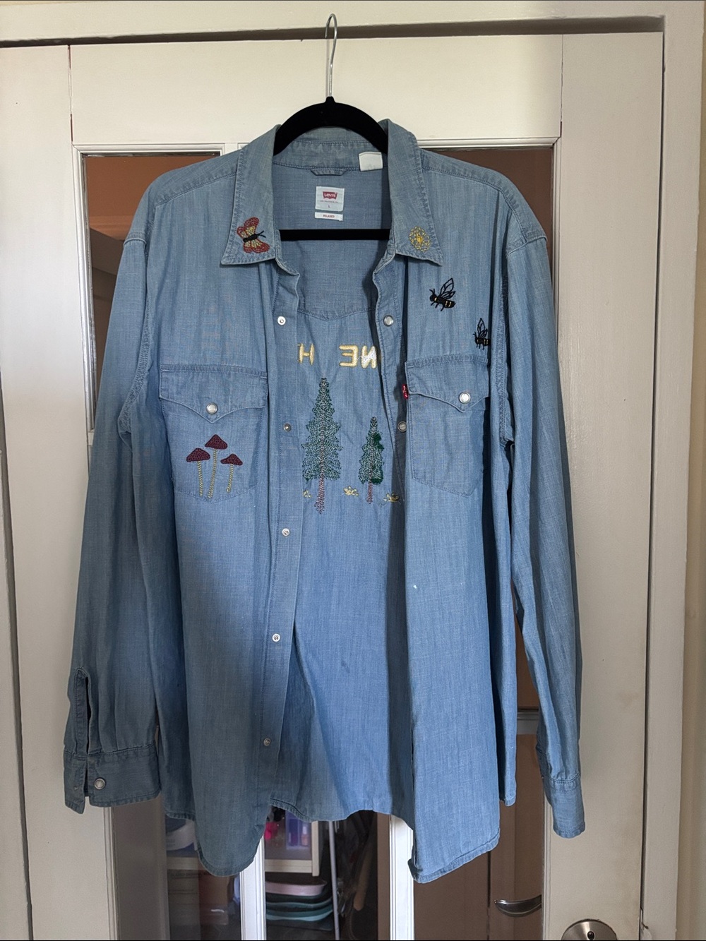 Men’s Levi’s Button Down “Gone Hiking” Shirt
